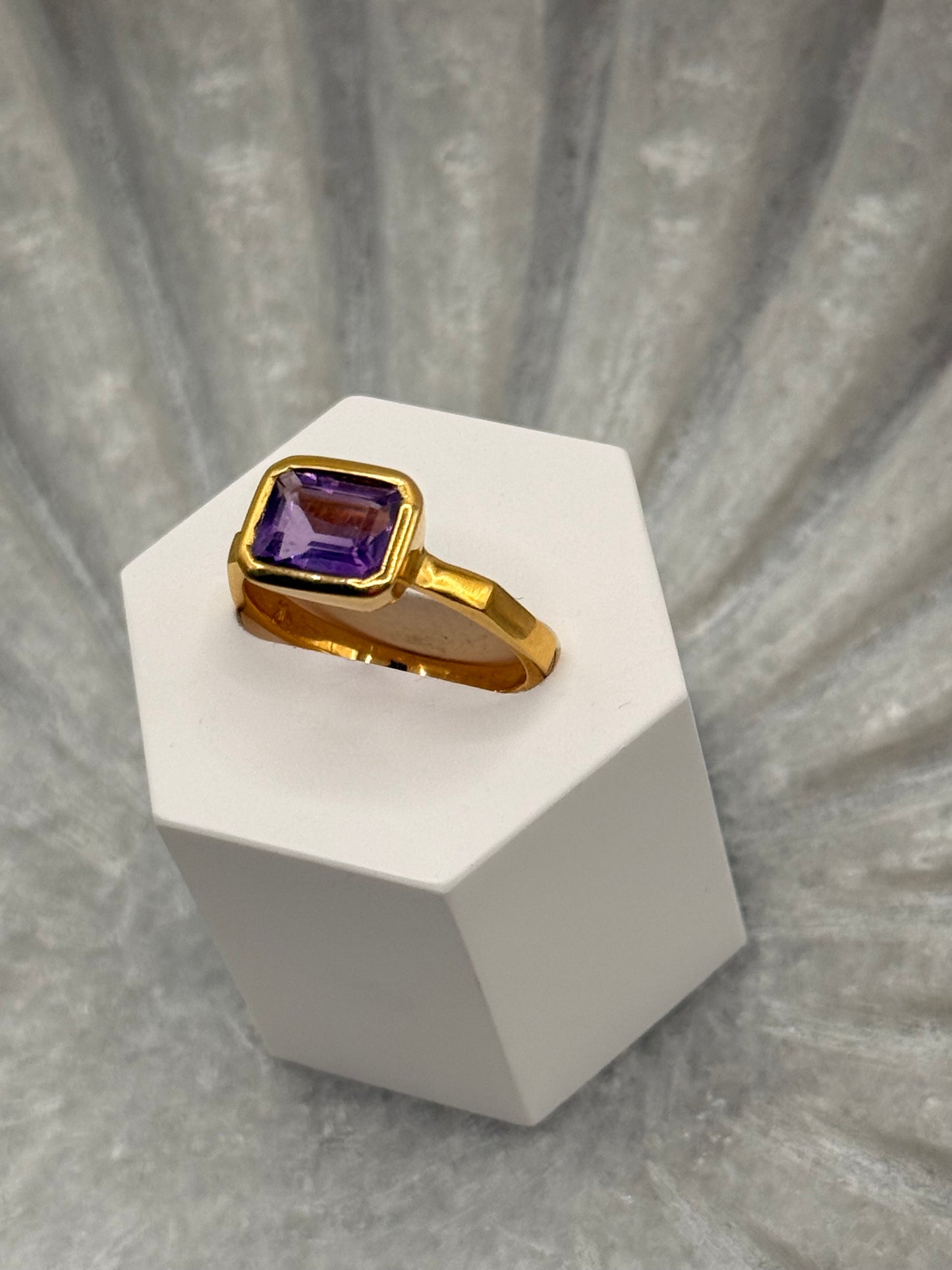 Gold Plated Amethyst Baguette Ring – Geometric Band – Size 7